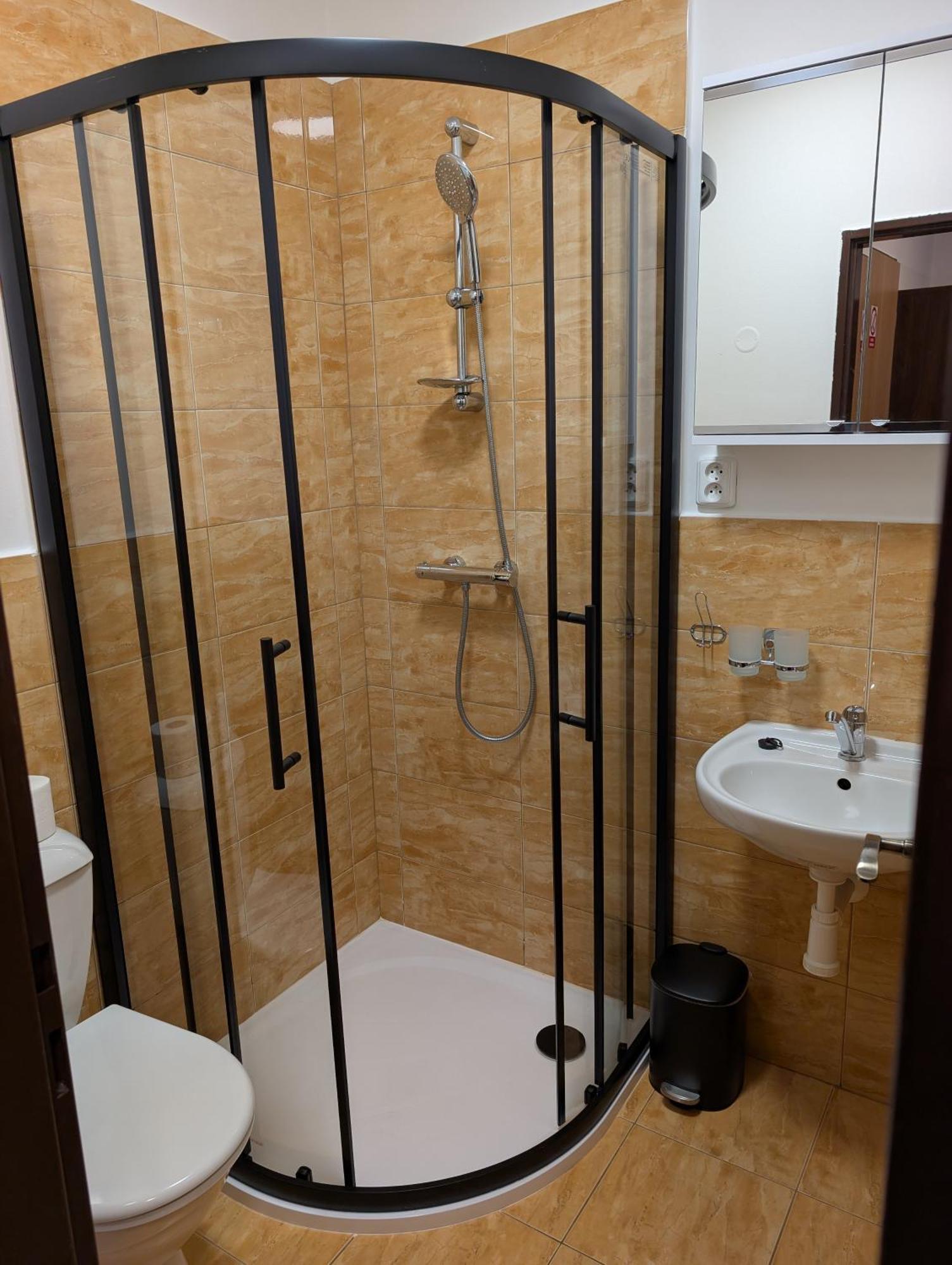 Pension Harcovna Frýdlant nad Ostravicí エクステリア 写真